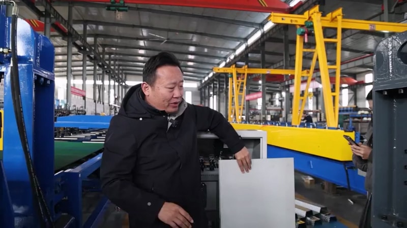 出口巴西楼承板机：探索楼承板机的技术进步从传统到现代的解析