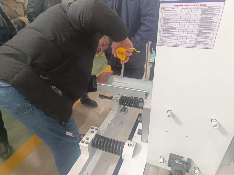 出口沙特地区的型钢机设备，永兴集团冷弯工程师展实力以专业攻克小边与腰高难题